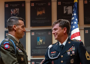 82 Abn. Div. honors retirees