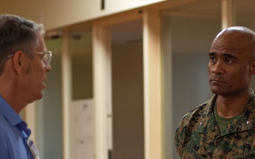 Marine Corps General Visits Naval Medical Center San Diego