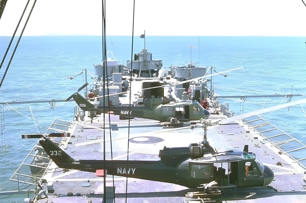 Seawolf_Hal3_USS Harnett County LST-821_01a-upscale