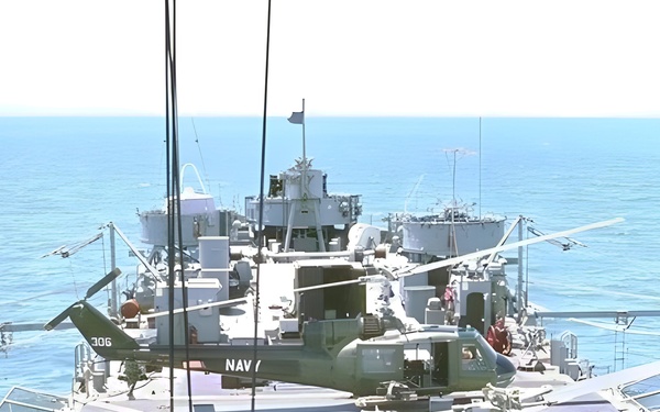 Seawolf_Hal3_USS Harnett County LST-821_01a-upscale