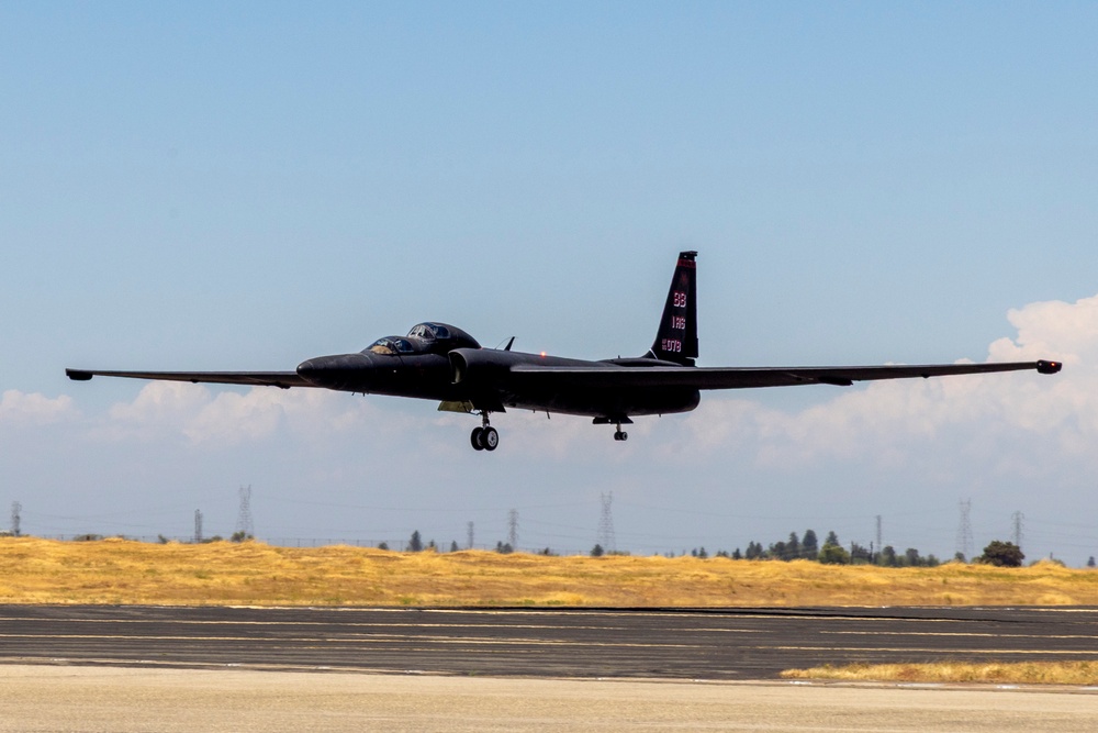 Team Beale conducts historic U-2 Dragon Lady flight, 11 years in the making