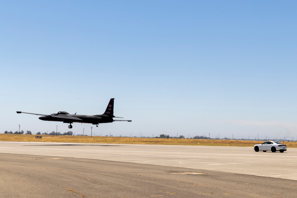 Team Beale conducts historic U-2 Dragon Lady flight, 11 years in the making