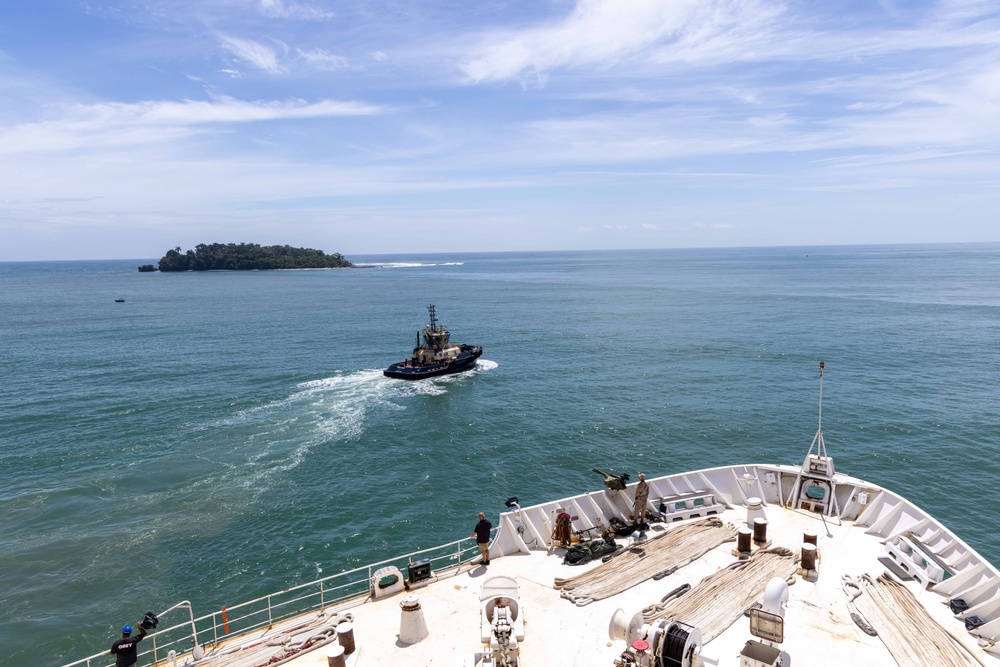USNS Comfort Departs Costa Rica