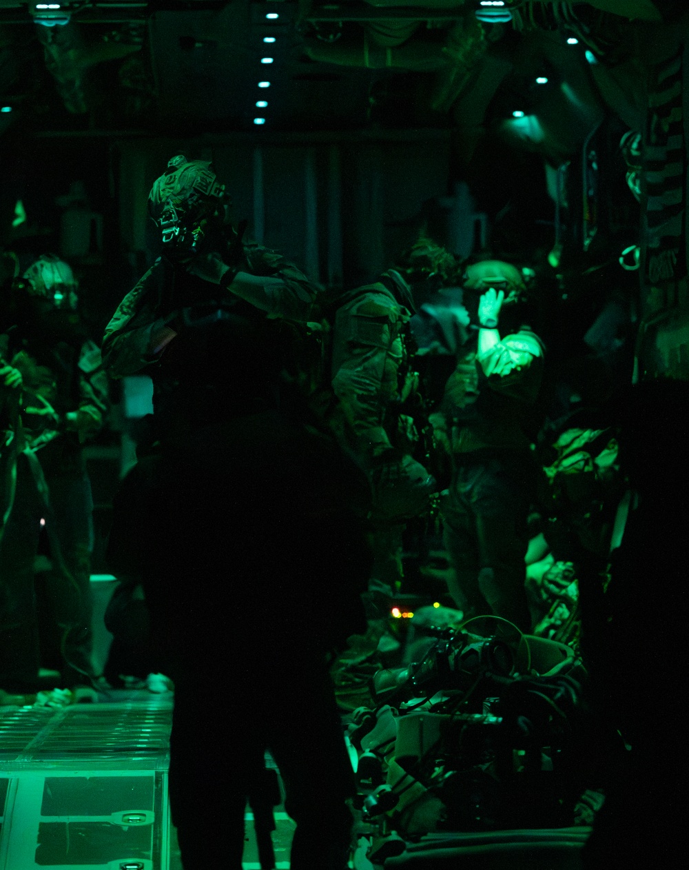 U.S. Air Force Air Commandos establish remote FARP