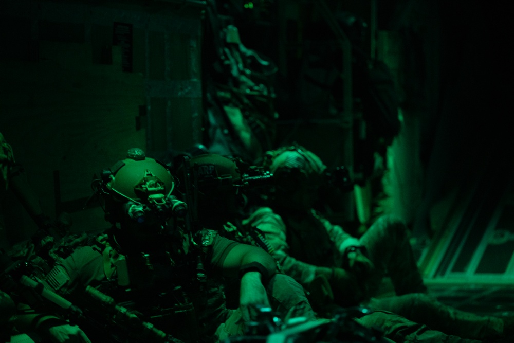 U.S. Air Force Air Commandos establish remote FARP