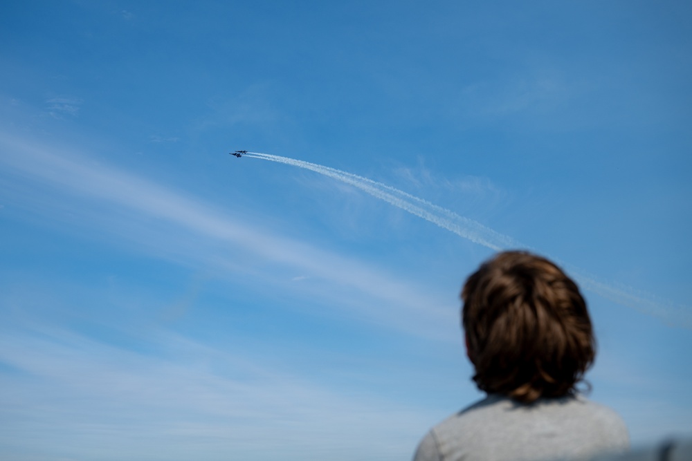 Sailors explore Seattle Fleet Week 2025 at Lake Washington