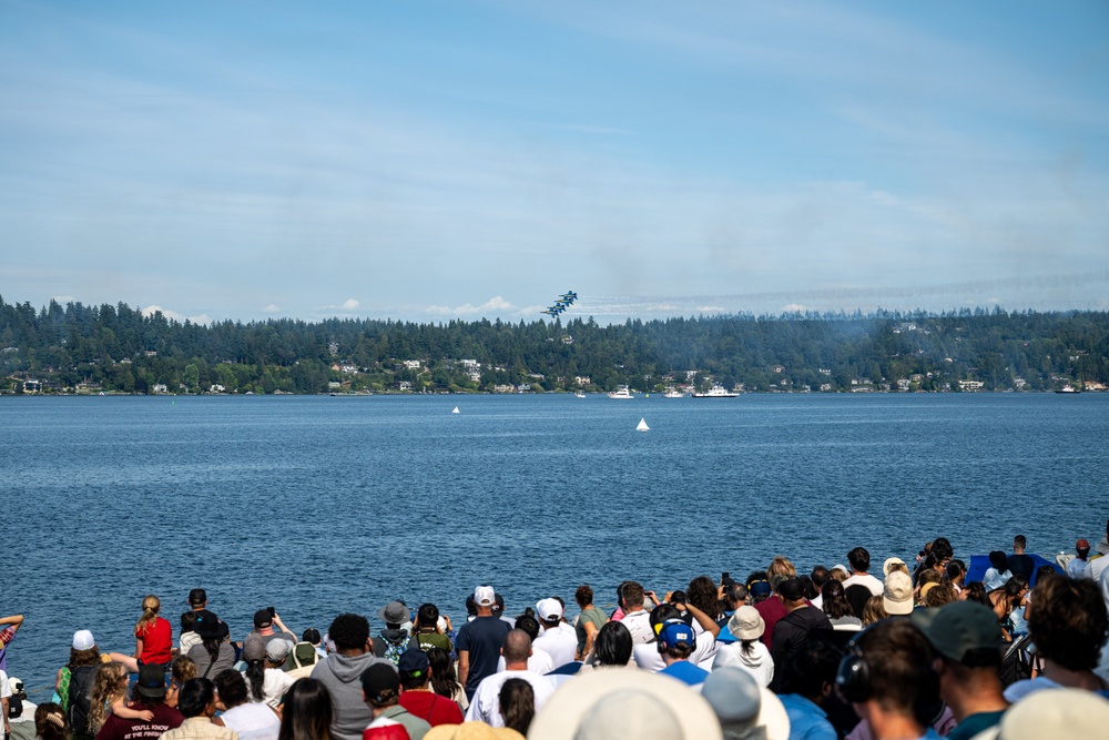 Sailors explore Seattle Fleet Week 2025 at Lake Washington