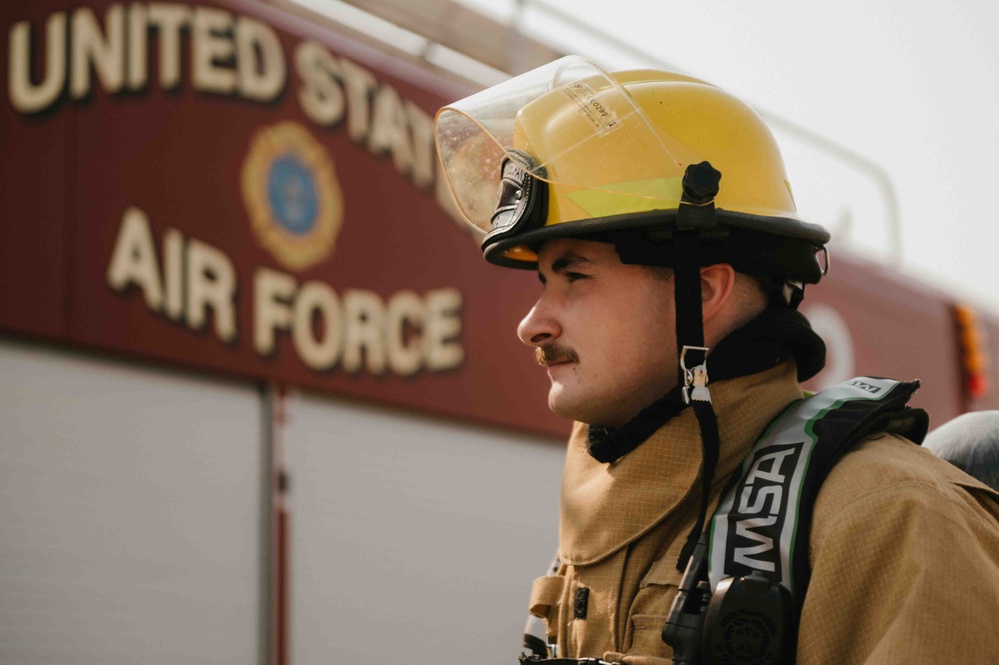 Fire Emergency Services train in live fire simulation