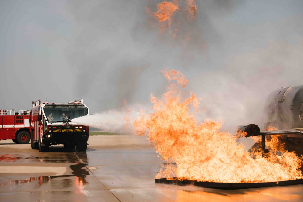 Fire Emergency Services train in live fire simulation