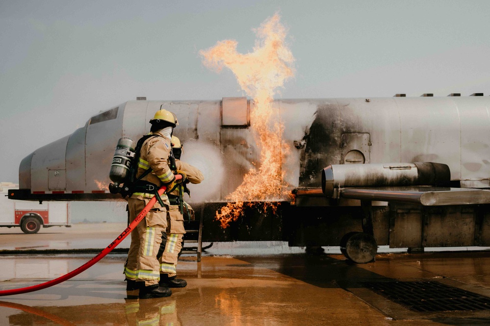 Fire Emergency Services train in live fire simulation