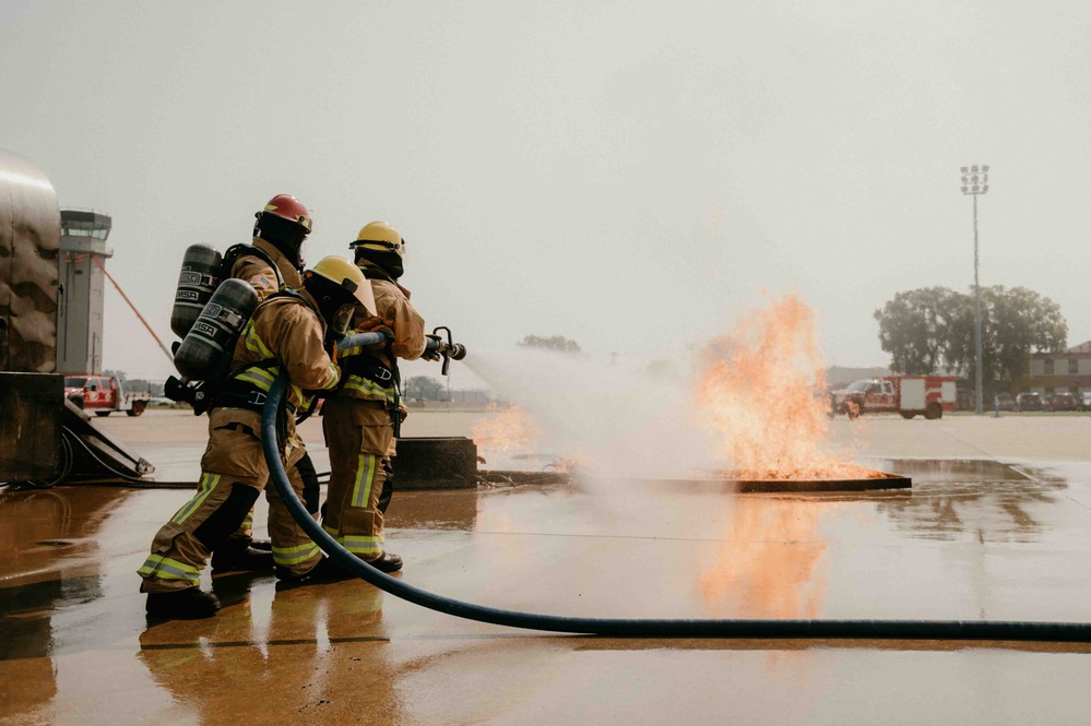 Fire Emergency Services train in live fire simulation