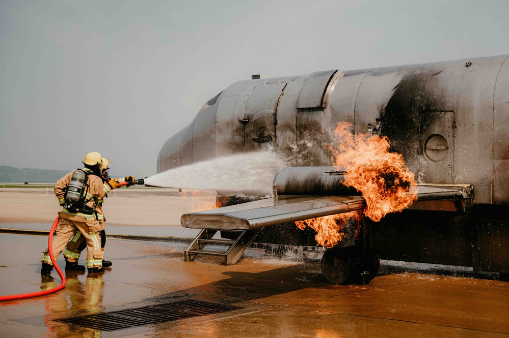 Fire Emergency Services train in live fire simulation