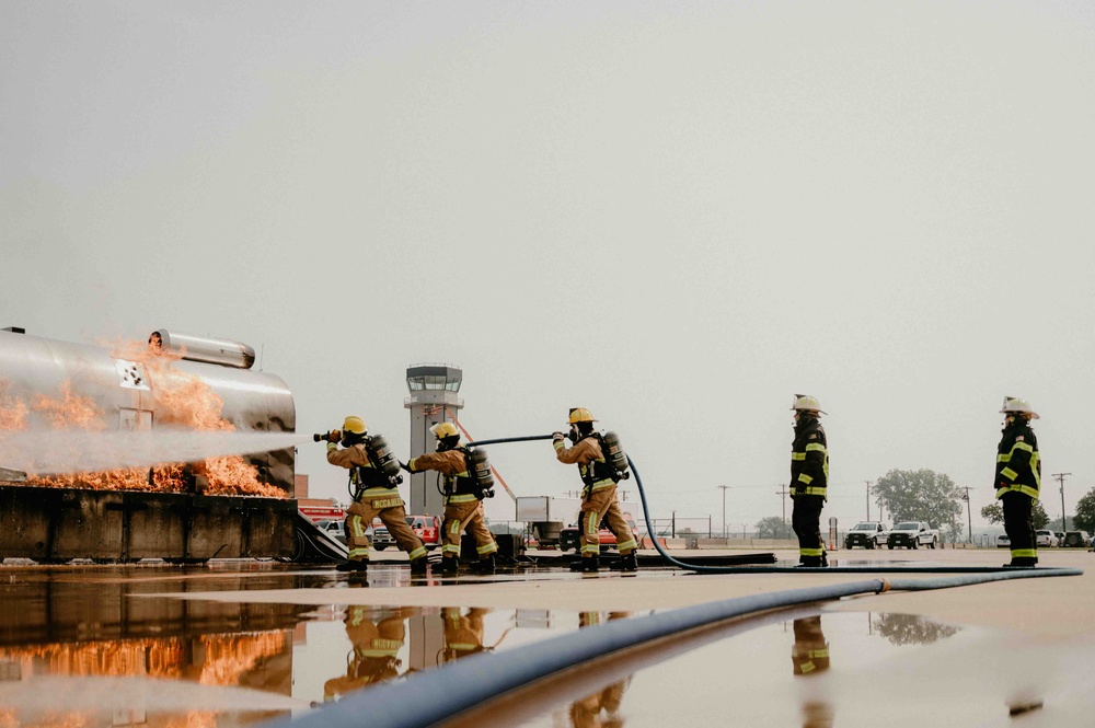 Fire Emergency Services train in live fire simulation