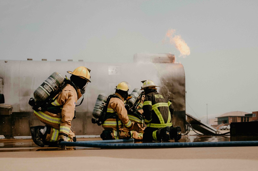 Fire Emergency Services train in live fire simulation