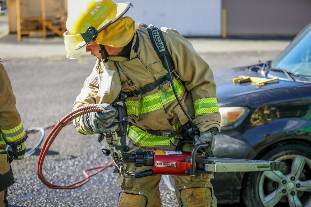 Hawaii’s 297th Engineer Detachment Firefighting Team conducts mission essential training
