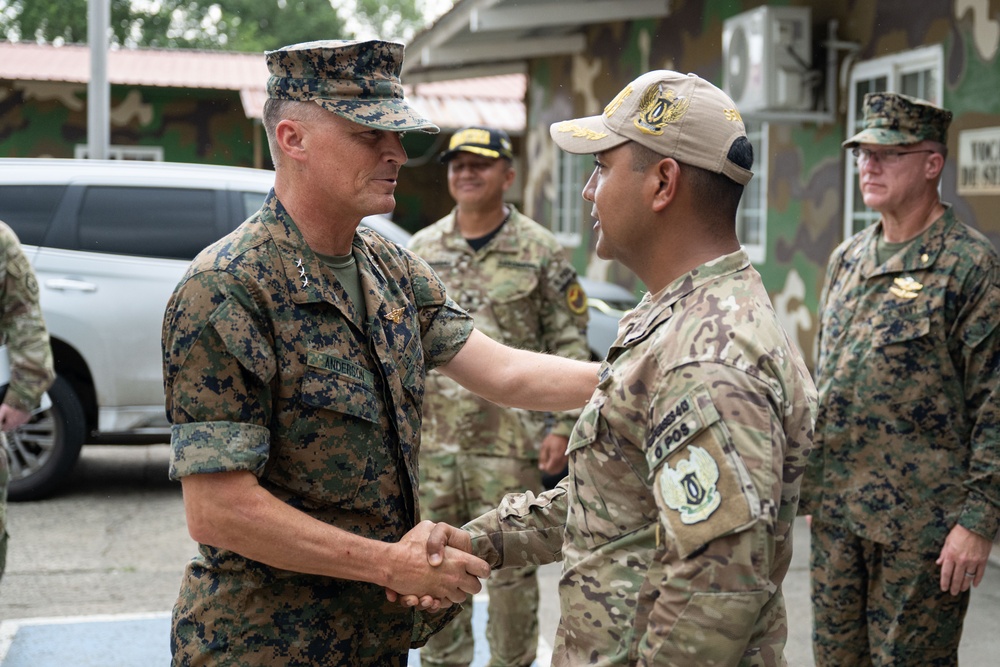 U.S. Marine Corps Forces South Commander visits Panama