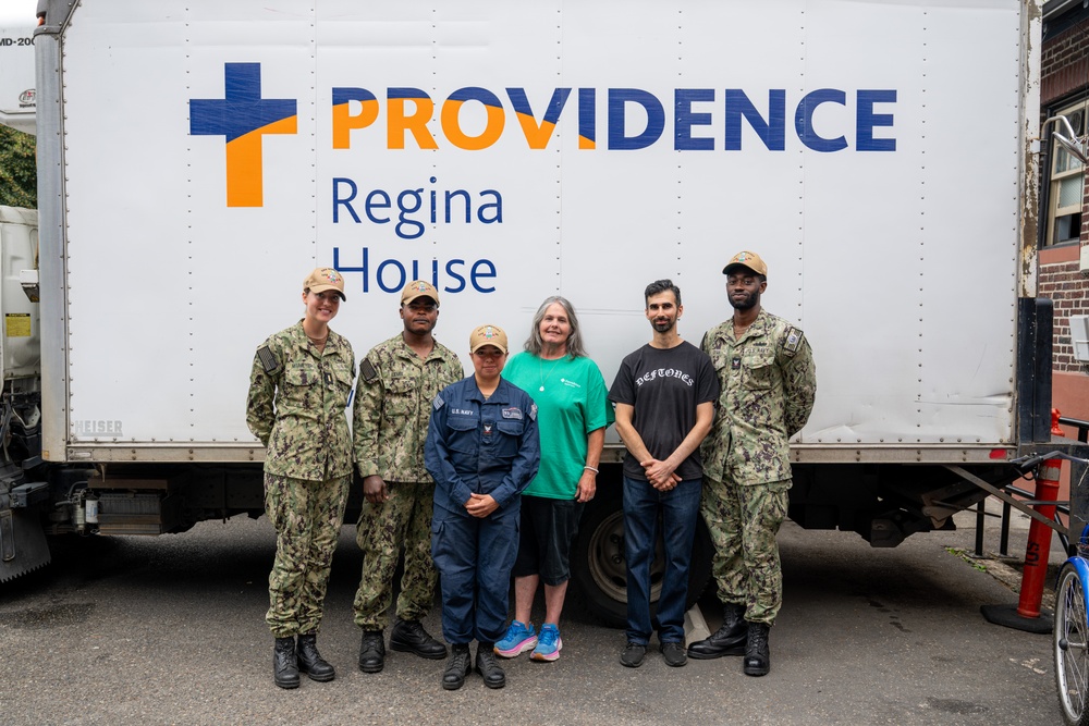 Somerset Sailors volunteer at food bank during Seattle Fleet Week 2025
