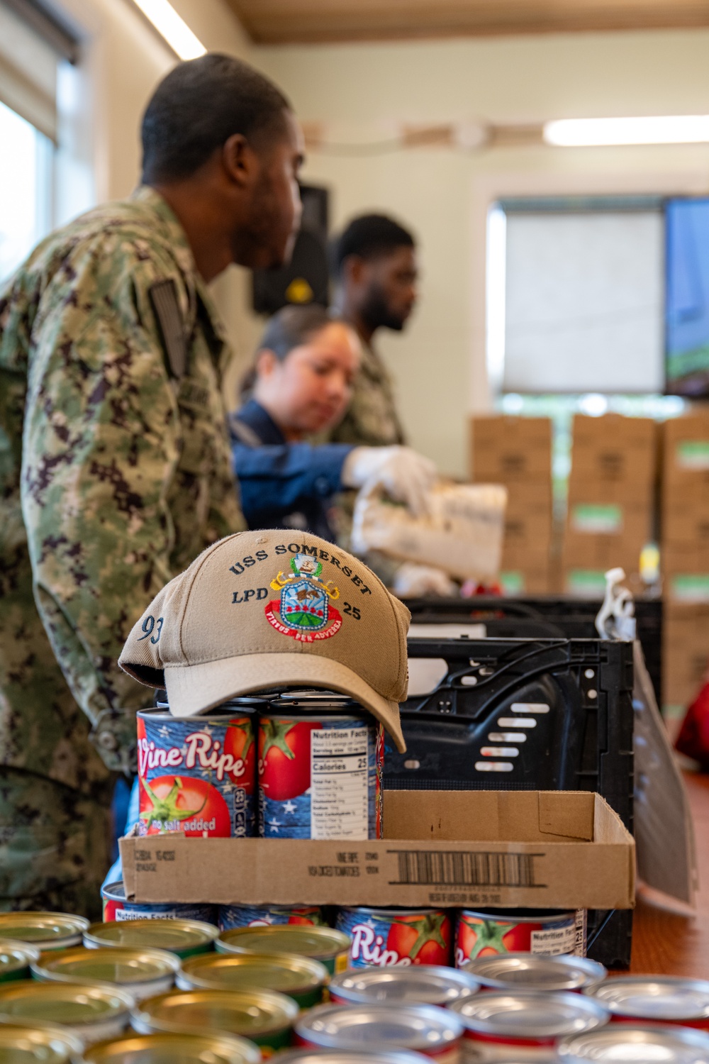Somerset Sailors volunteer at food bank during Seattle Fleet Week 2025