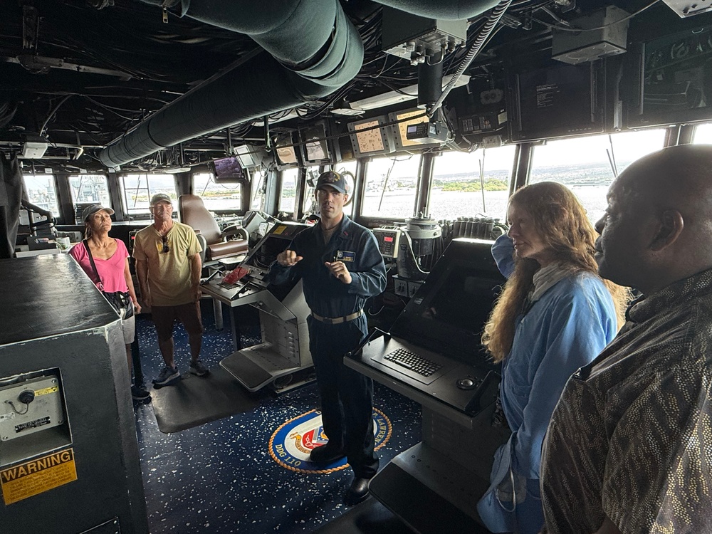 USS William P. Lawrence hosts Navy League