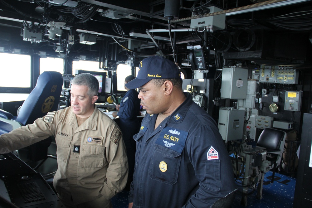 USS Pinckney conduct routine operations