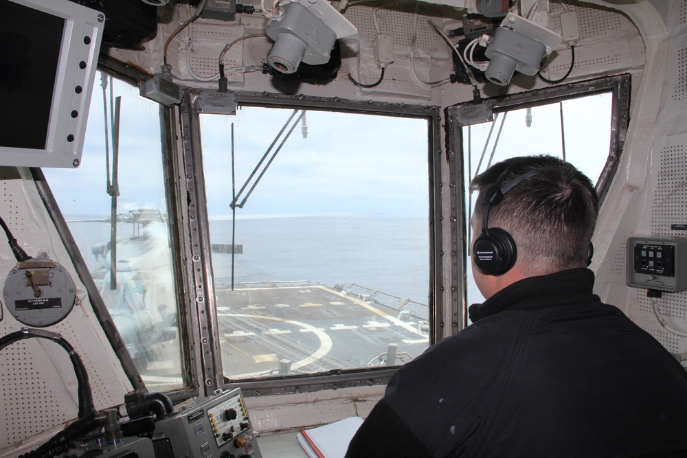 USS Pinckney conduct routine operations