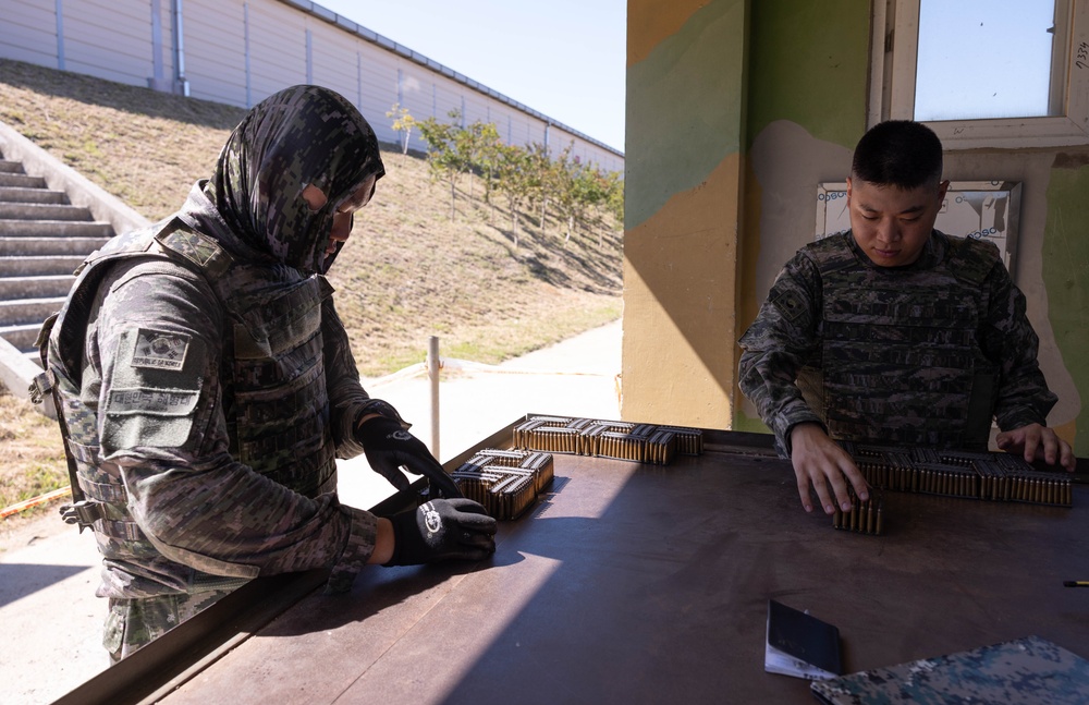 2/23 Marines and ROK Marines conduct bilateral rifle range during KMEP 25.2