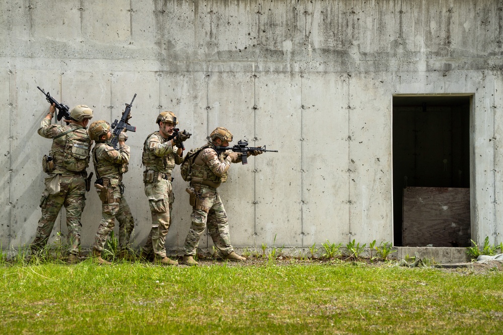 155th SFS conducts DFT in Alaska
