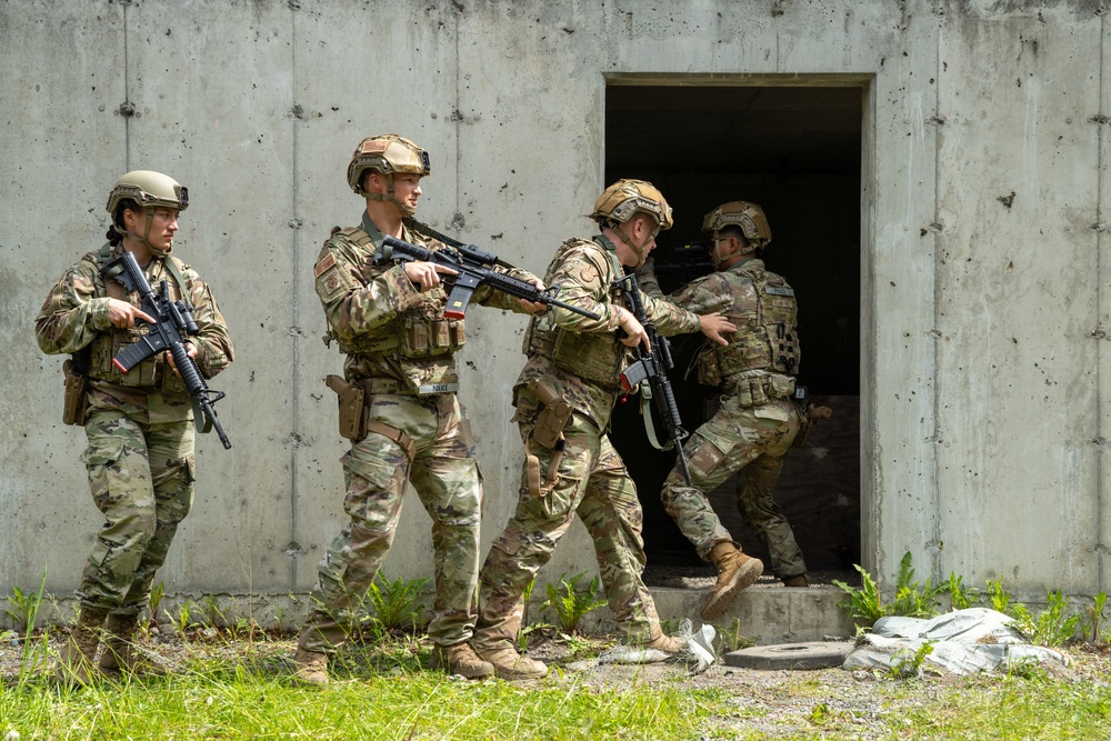 155th SFS conducts DFT in Alaska