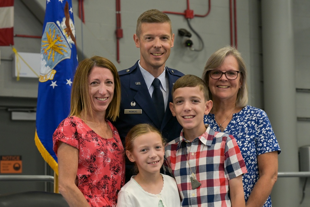 914th Air Refueling Wing Deputy Commander pins on Col.