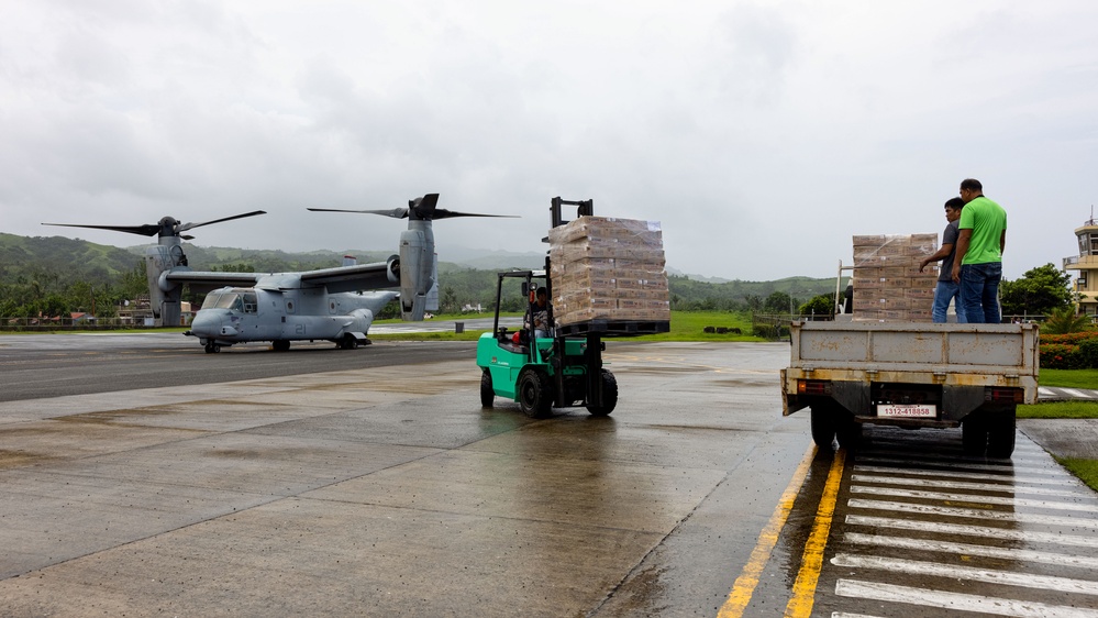 MRF-D 25.3: U.S. Marines deliver critical supplies during foreign disaster relief in the Philippines