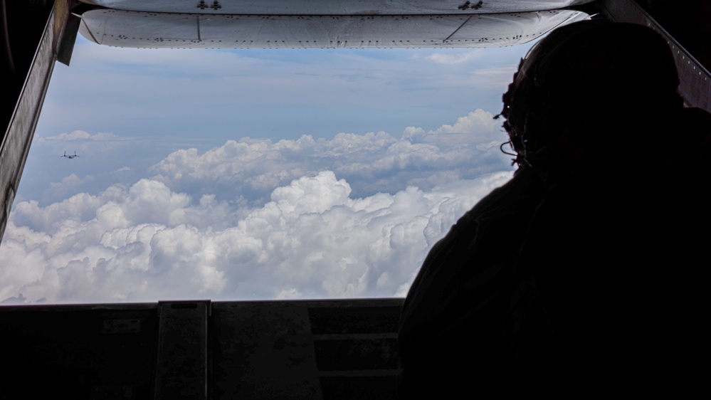 MRF-D 25.3: U.S. Marines deliver critical supplies during foreign disaster relief in the Philippines