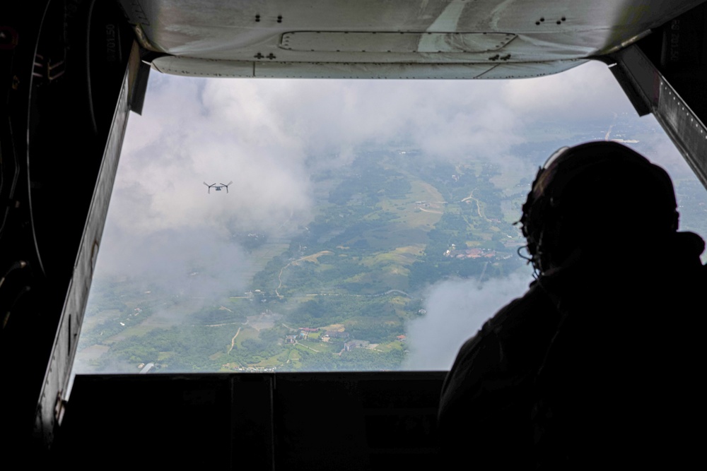 MRF-D 25.3: U.S. Marines deliver critical supplies during foreign disaster relief in the Philippines