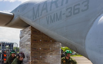 MRF-D 25.3: U.S. Marines deliver critical supplies during foreign disaster relief in the Philippines