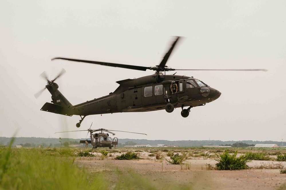 The Missouri National Guard teams up for medical evacuation training