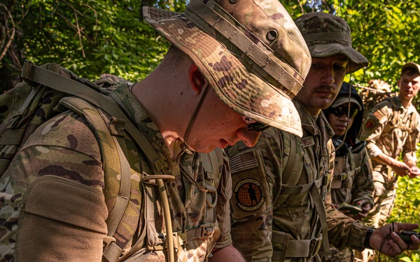 126th Security Forces train Land Navigation at Fort Leonard Wood