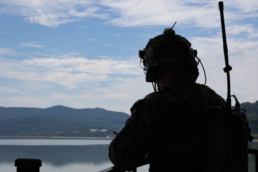 U.S. and ROK Marines conduct dry close air support exercise
