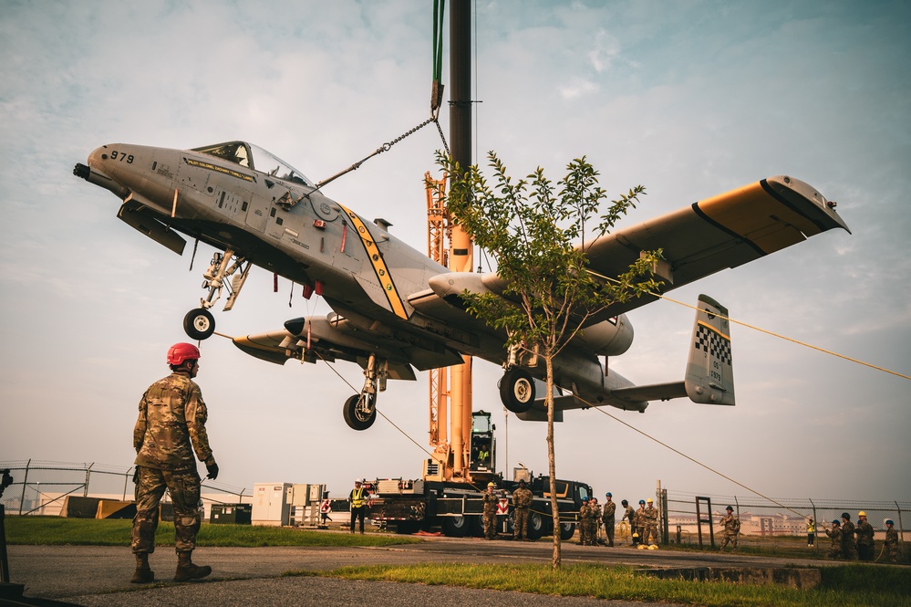 A-10 Thunderbolt II Roundabout Installation