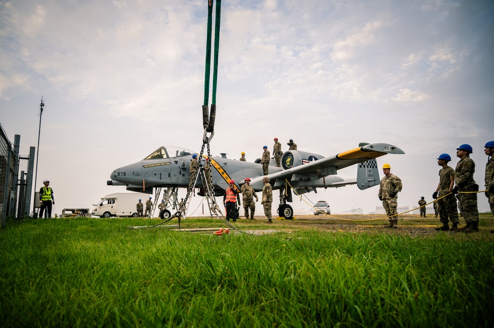 A-10 Thunderbolt II Roundabout Installation