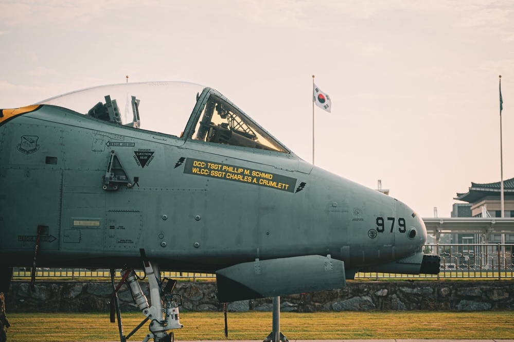 A-10 Thunderbolt II Roundabout Installation