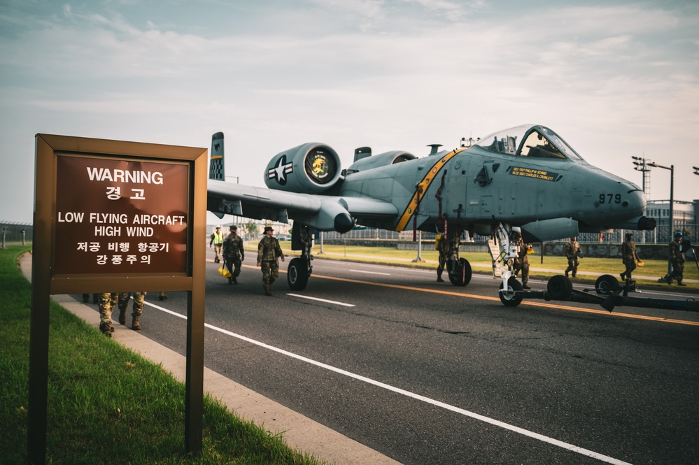 A-10 Thunderbolt II Roundabout Installation