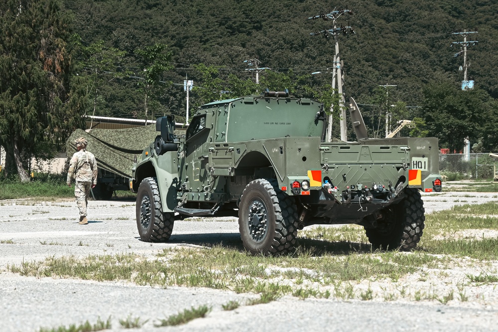 Joint Light Tactical Vehicle Extends Mobility for Command Operations
