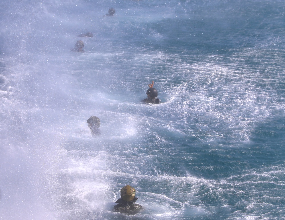 2nd Combat Aviation Brigade conducts helocast with Republic of Korea Special Warfare Command