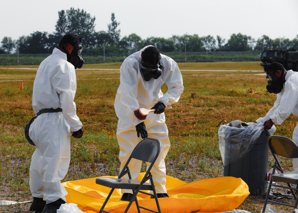2ID condutcts Aircraft Decontamination training on Camp Humphreys.