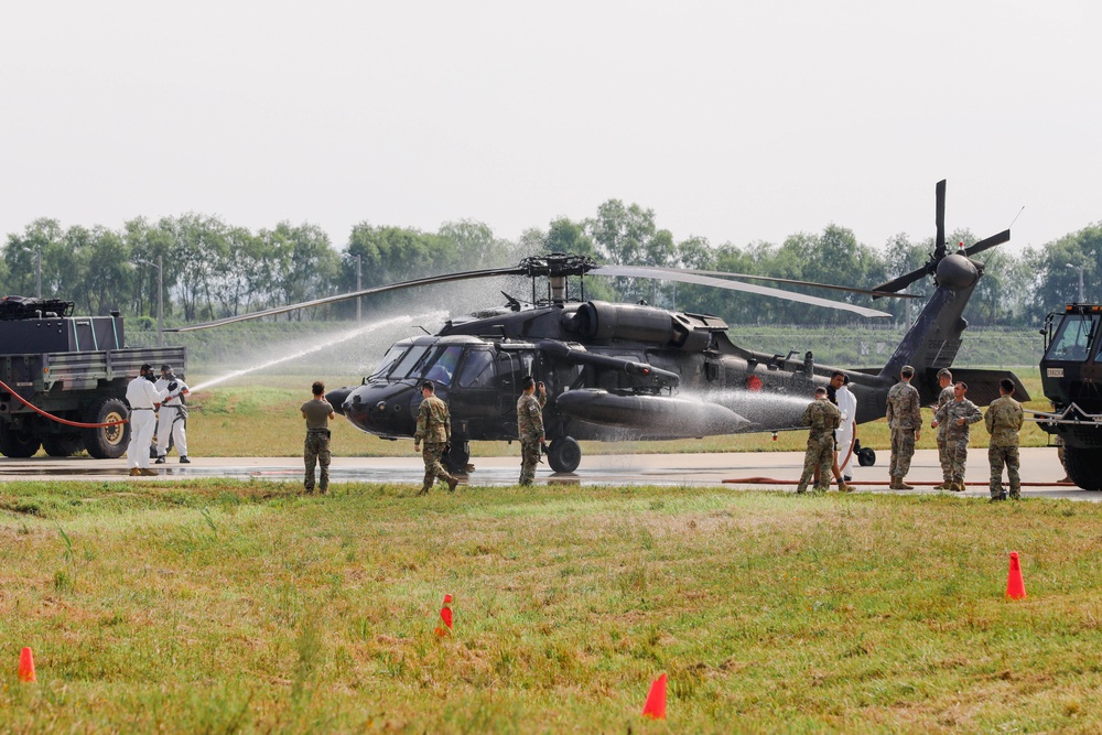 2ID condutcts Aircraft Decontamination training on Camp Humphreys.