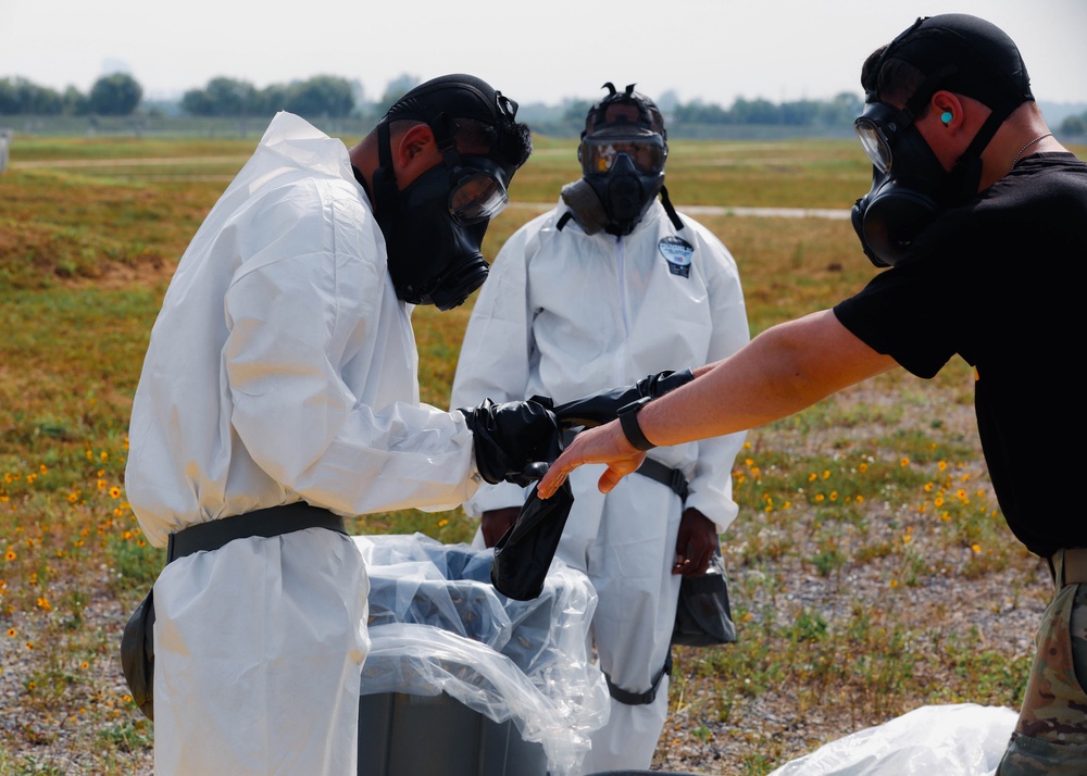 2ID condutcts Aircraft Decontamination training on Camp Humphreys.