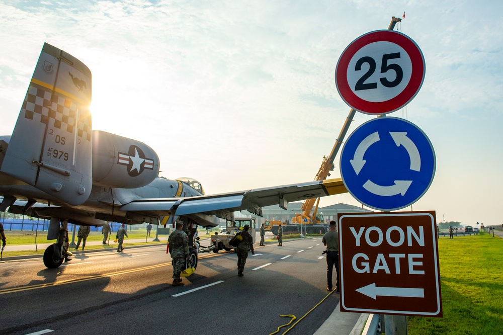 A-10 Thunderbolt II Traffic Circle Installation