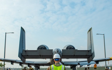 A-10 Thunderbolt II Traffic Circle Installation