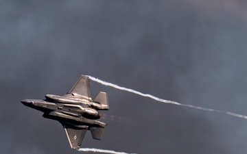 F-35A Demo Team at Oshkosh