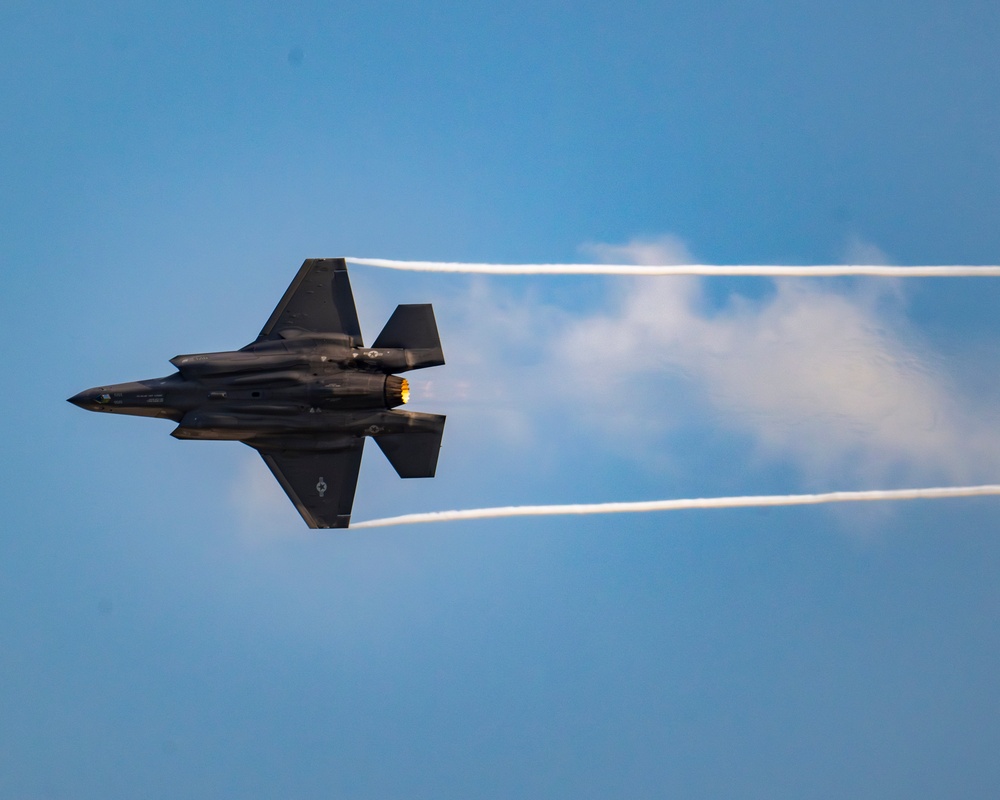 F-35A Demo Team at Oshkosh