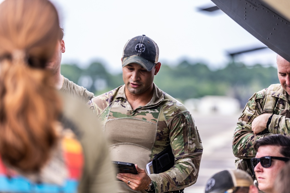 Mission briefing ahead of air assault mission